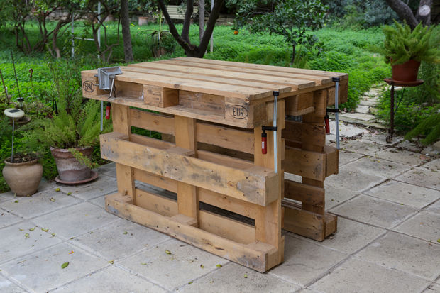 Easy DIY Wooden workbench | EASY DIY and CRAFTS